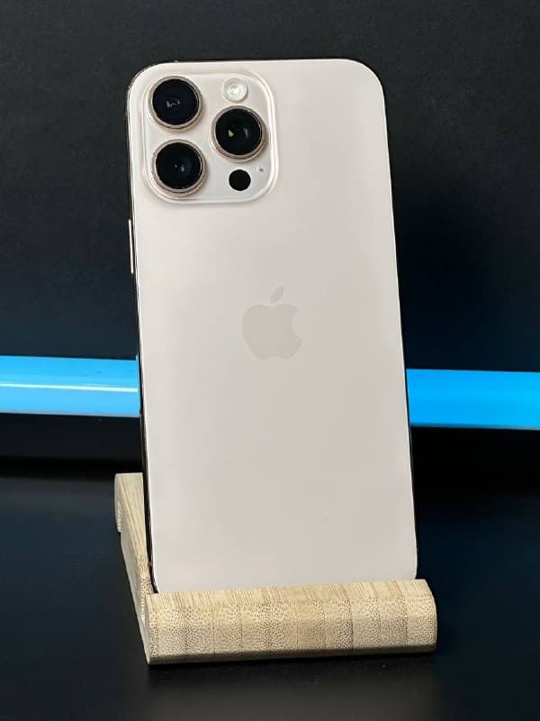Смартфон Apple iPhone 16 Pro Max, 256 ГБ, золотой титан